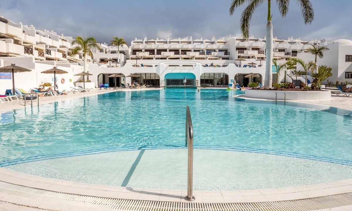 Playa Paraiso Apartment | Paradise Beach – Sea Views, BBQ Terrace, Pool & Pool Bar