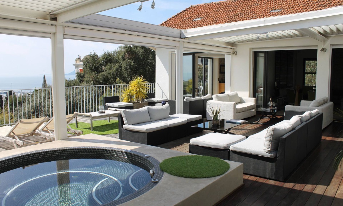 California - Pezou Apartment | Penthouse apartment sea view, large terrace with jacuzzi
