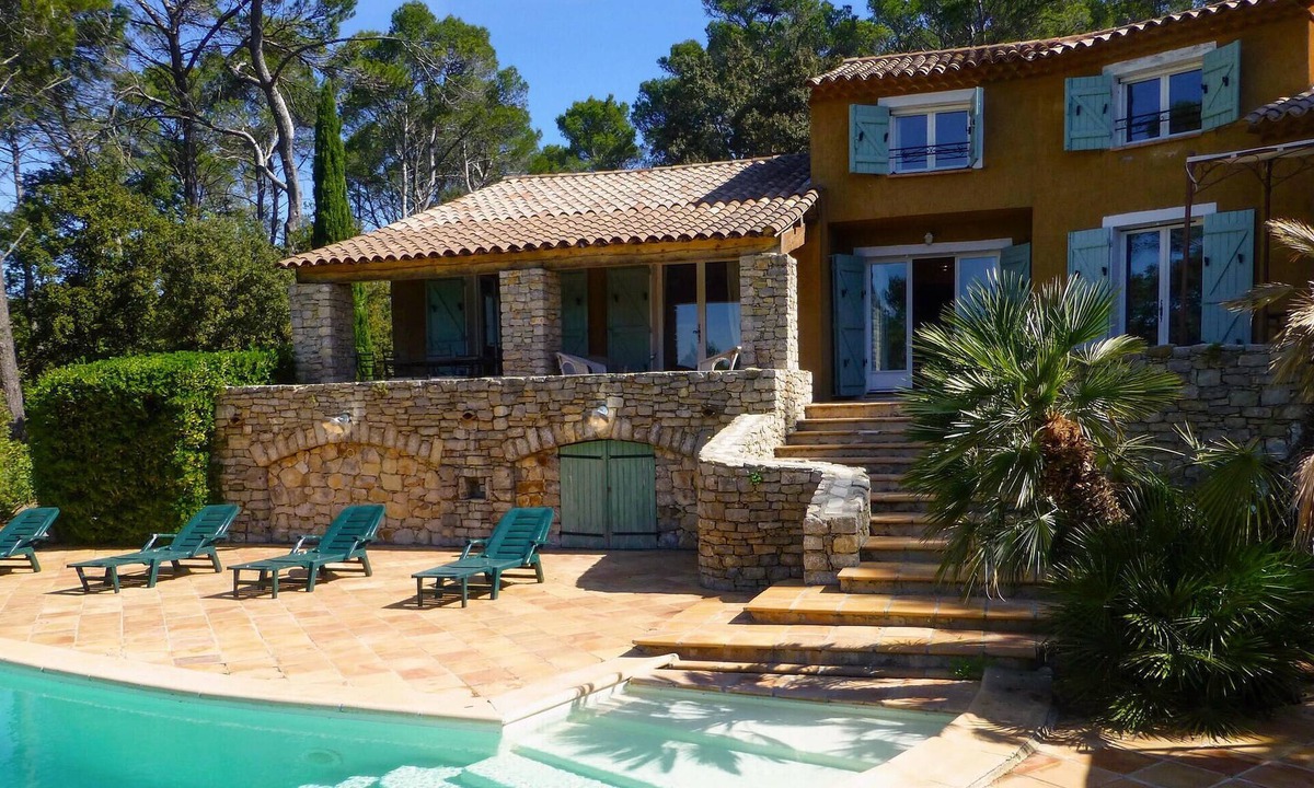 Entrecasteaux House | Pet friendly home in Entrecasteaux