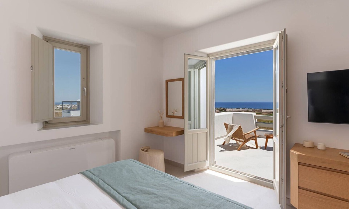 Kamari Apartment | Platies Luxury Maisonette