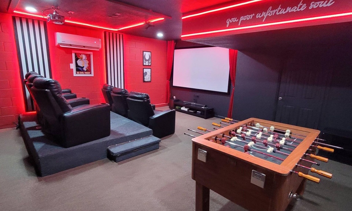 Windsor Hills Villa | *Pool home with private theater 10 mins to Disney*