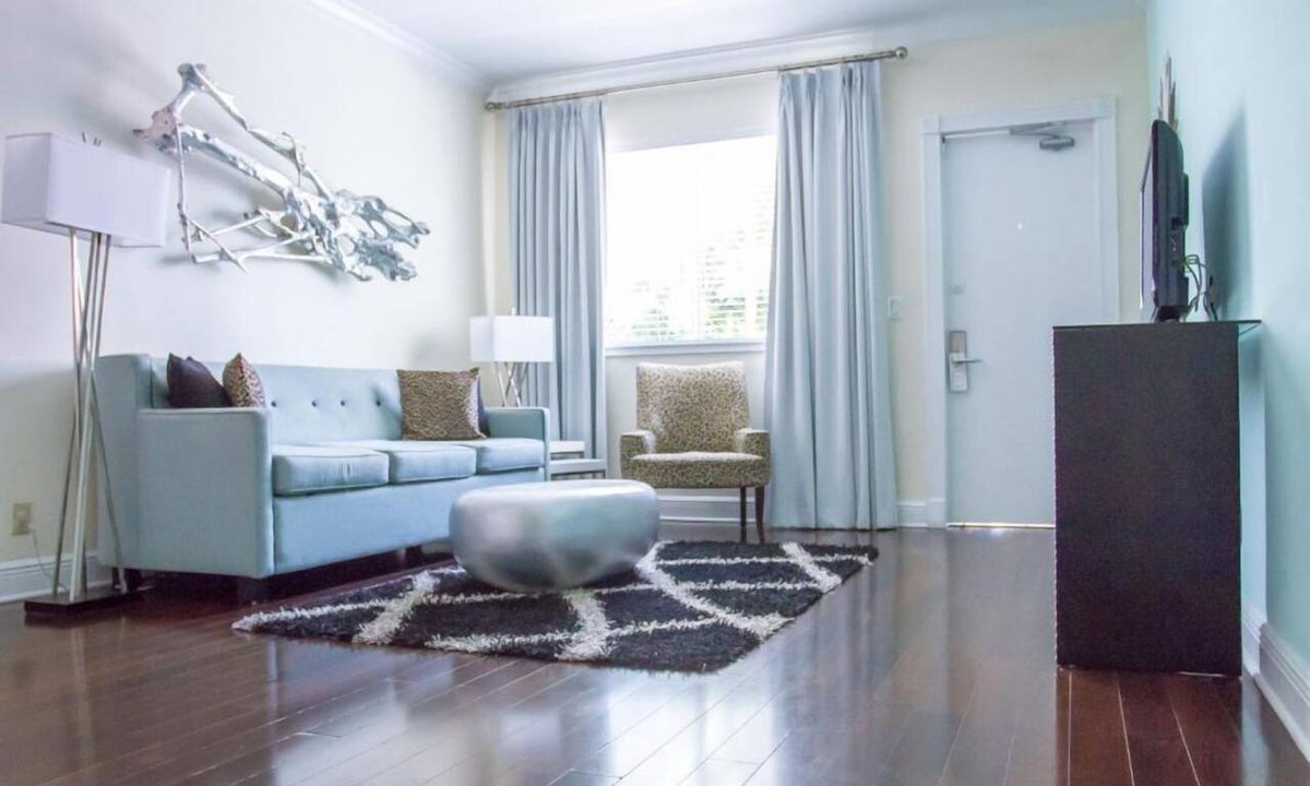 City Center Hotel | Prime South Beach Stay | Kitchen & Pool | Near Lincoln Rd, Ocean Drive | 2 Units