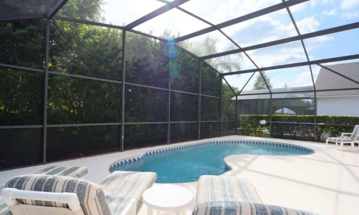 Lake Berkley House | Private Pool Home Sleeps 8 | Minutes to Disney
