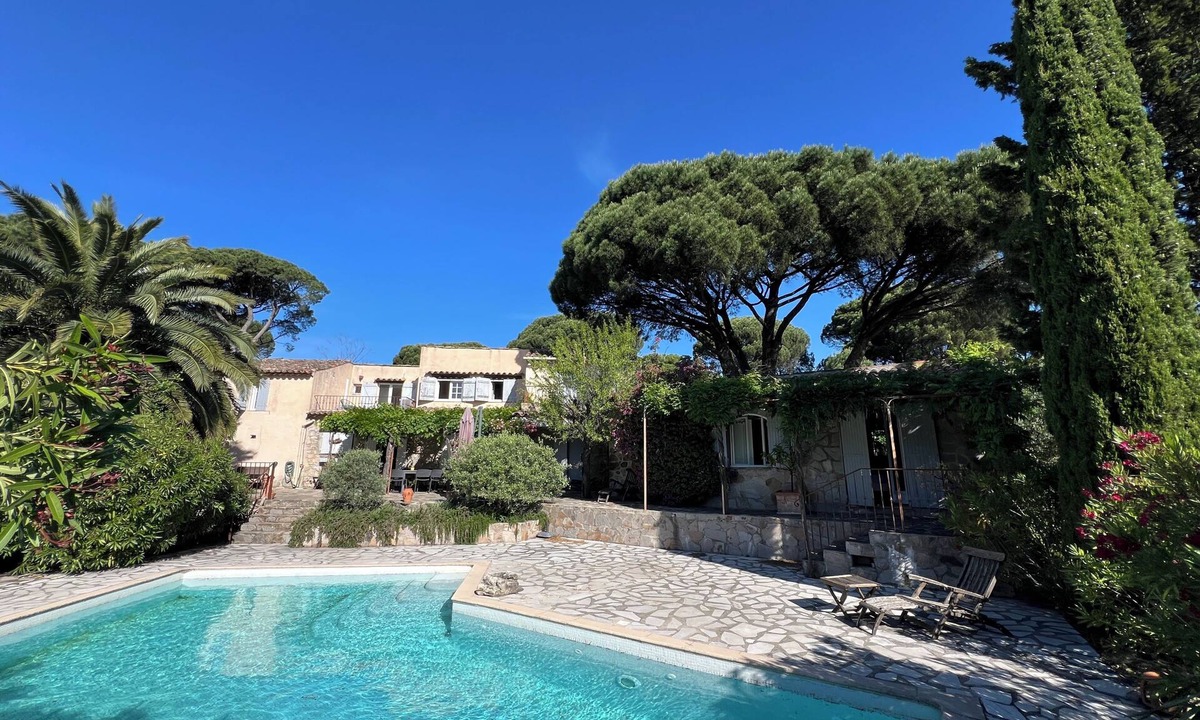 Preconil House | Provençal house in the village of Le Plan de la Tour