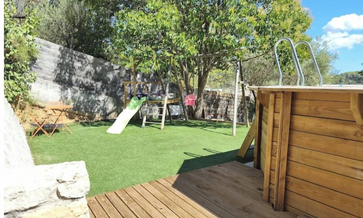 Cabasse Villa | Provençal villa in pinewoods with fireplace, pets welcome
