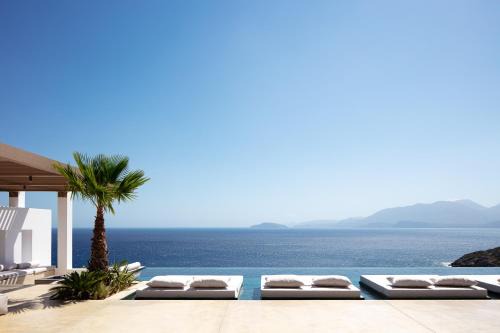 Vathi Villa | Pure C