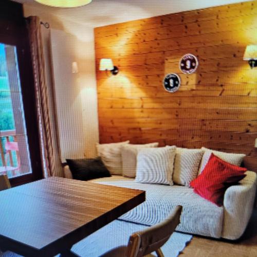 Flumet Apartment | Quiet and comfortable apartment in Flumet