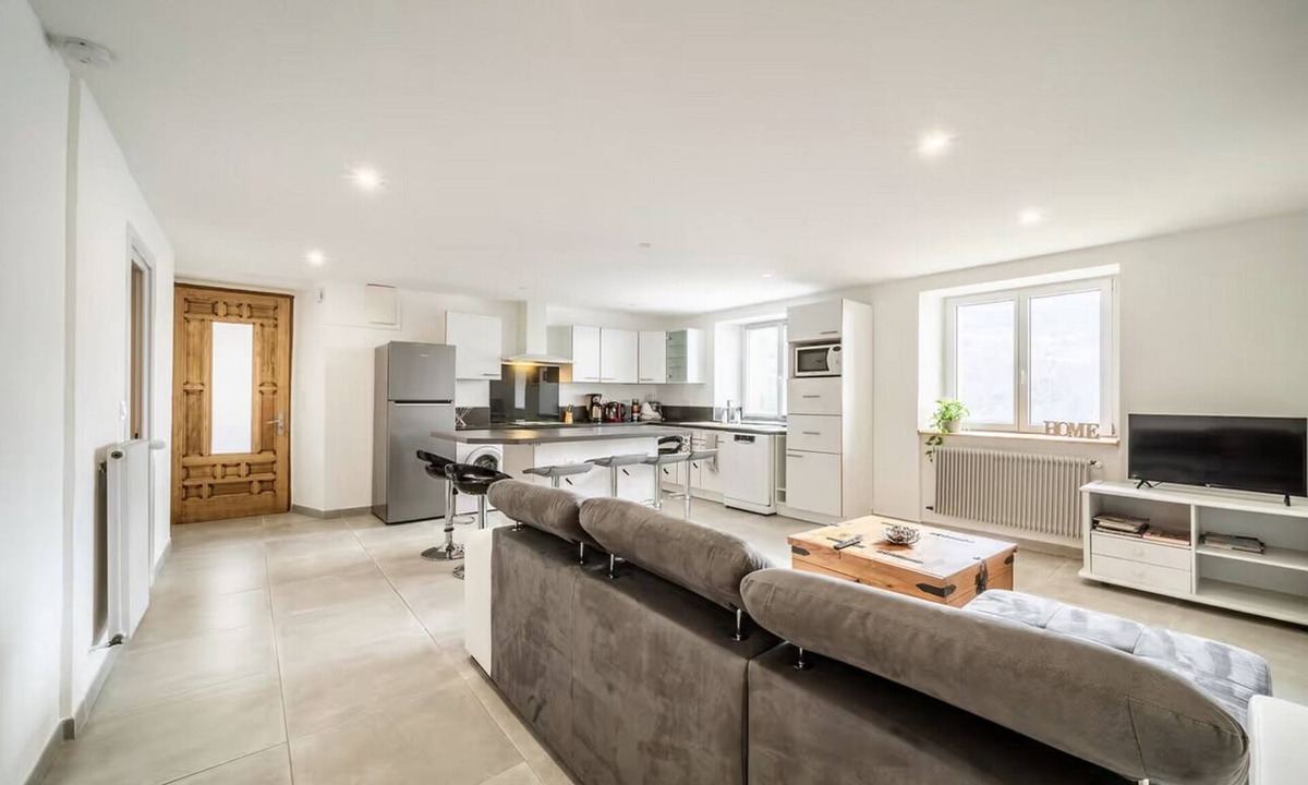 Cluses Apartment | Quiet apartment close to resorts