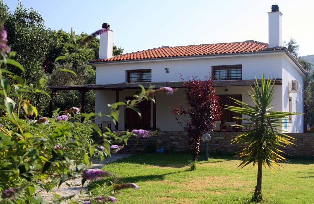 Lefokastron Apartment | Quiet Beachside Spacious Bungalows + Amazing Seaview + Pool