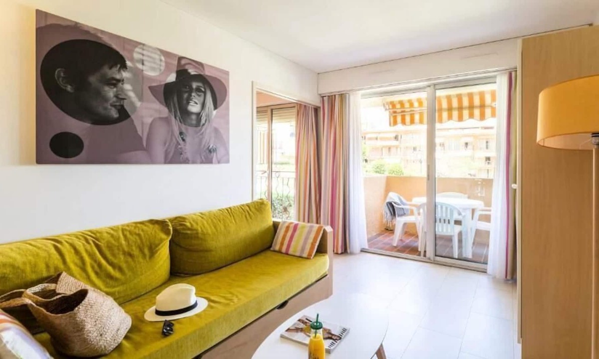Saint-Tropez Apartment | Résidence Pierre & Vacances Amandine - Maeva Selection - 2 Rooms 6 People Air Conditioned Cabin