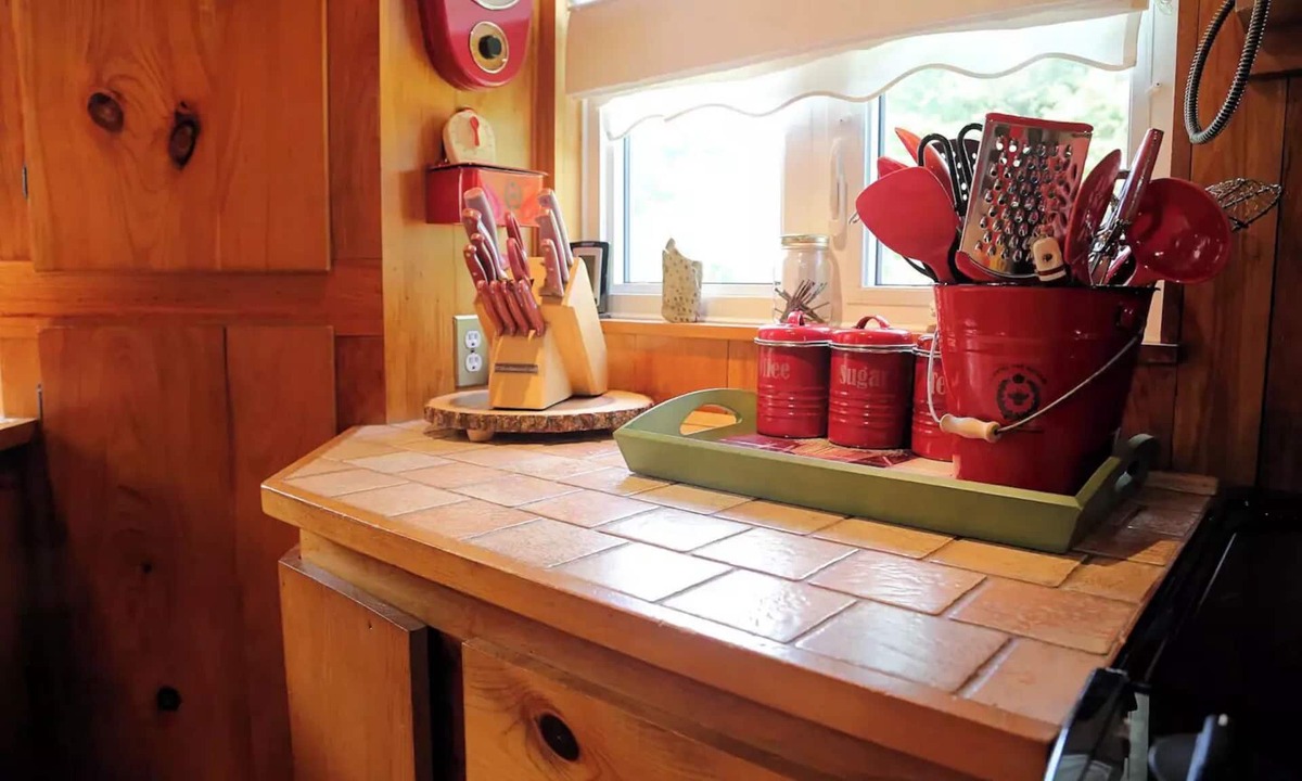 Collingwood Corner Cabin | Relax on the River Philip!