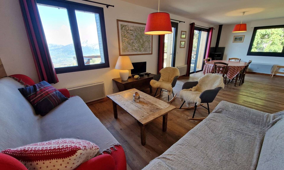Saint-Michel-de-Chaillol Ski Chalet | Renovated chalet for 9 people with pets allowed, St Michel de Chaillol
