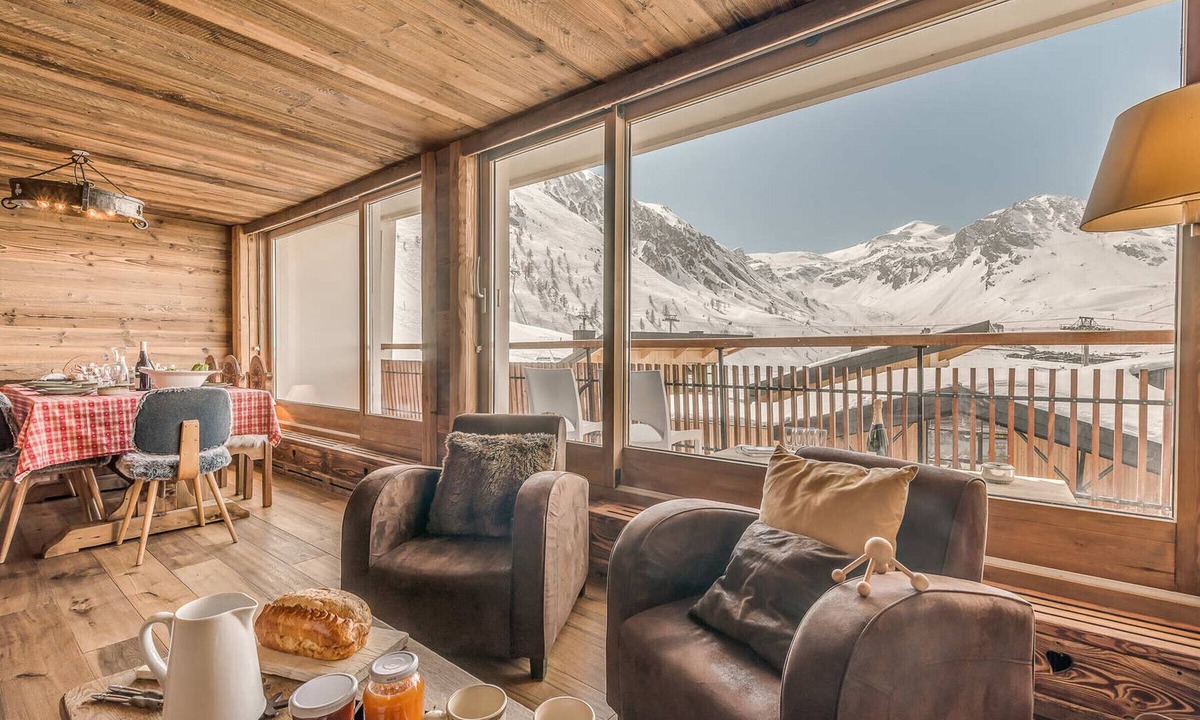 Tignes le Lac Apartment | Renovated 3* apartment - 8 ppl - Chalet style with balcony in Tignes