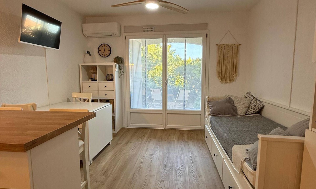 Saint-Cyr-sur-Mer Apartment | Renovated 4 Pers Studio with Garden and Private Parking