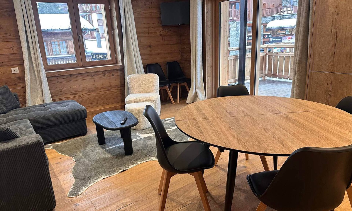 Pralognan-la-Vanoise Apartment | Renovated apartment, private parking, sleeps 6, Pralognan-la-Vanoise