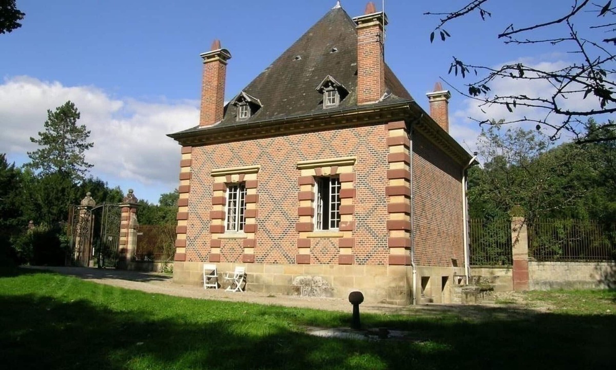 Trevol Cottage | Renovated Hunting Lodge with Wifi and Pets Allowed - Trévol