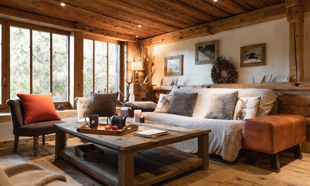 La Clusaz Ski Chalet | Renovated Savoyard chalet, 10 pers, near slopes, pets allowed