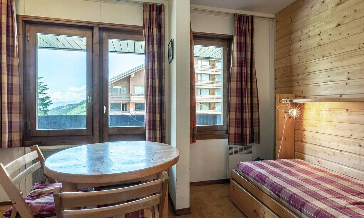 Meribel-Mottaret Apartment | Renovated studio with balcony in Méribel, ideal for skiing