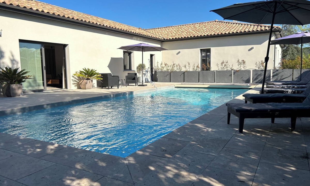 Vallon-Pont-d'Arc House | Rental Private Heated Pool 11x4, 5au calme, 5min à pied center vallon