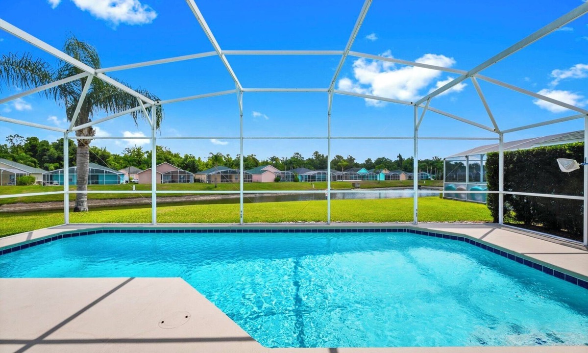 Loughman Villa | Reserve Dream Villa Lake Views with 3 Bedroom 3 Bath, 25mins to Disney
