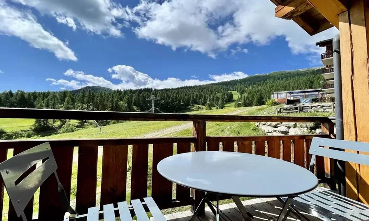 Puy-Saint-Vincent Ski Chalet | Residence Dame Blanche - DBAC24 - DUPLEX APPT IN CHALET - 4 CHAMBRES 10 PERSONS