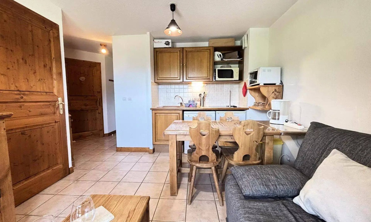 Flumet Apartment | Residence Le Schuss 1 - 2 Rooms for 6 People