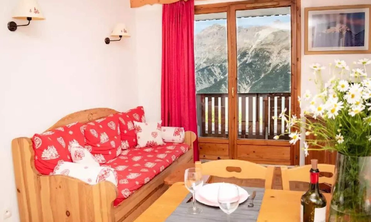 Puy-Saint-Vincent Apartment | Residence The Gentianes - Two rooms 6 persons-Residence THE GENTIANS