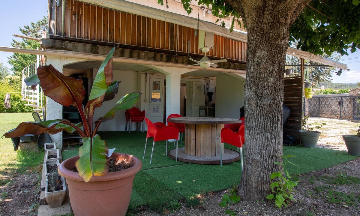Le Luc Villa | 'Rez De Villa' with Private Terrace and Wi-Fi