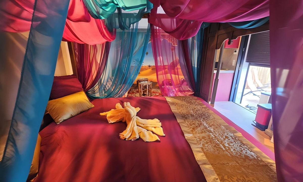 Besse-sur-Issole Bed & Breakfast | Riad 1001 Nights Guest Room