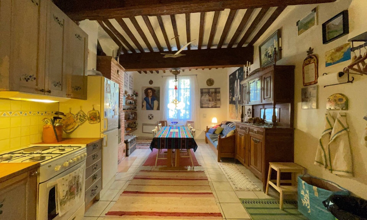 Rians Apartment | Room 'House Of Arts' with Balcony and Wi-Fi