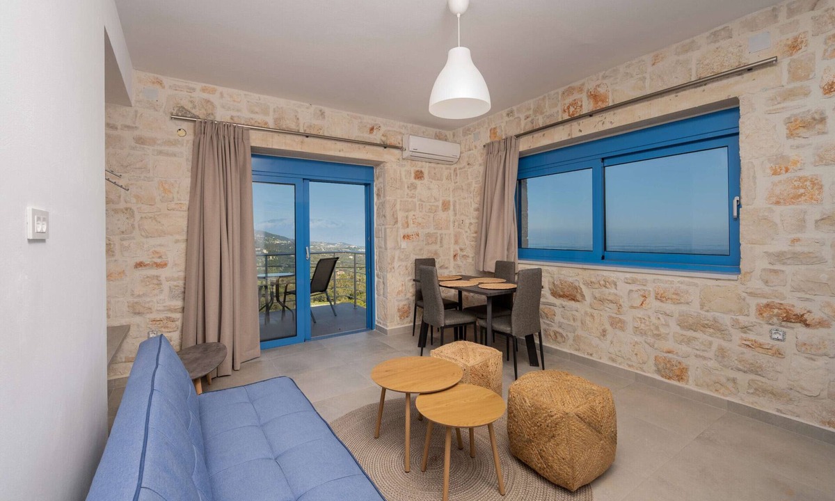 Skinaria Condo | Royal Majestic Residences with Pool & Sea View