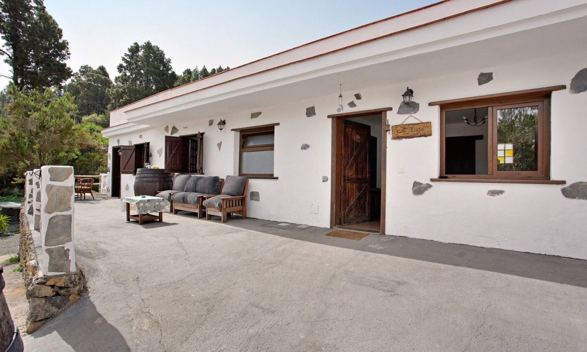 Icod de los Vinos House | Rural House 'Ca Luis' with Teide Volcano Views, Shared Terrace, and Wi-Fi