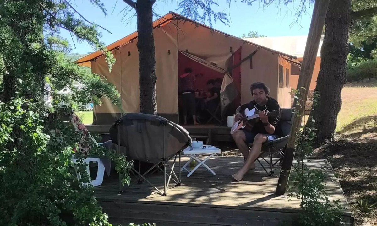 Saint-Paul-de-Vezelin House | Safari Family eco 5 person tent