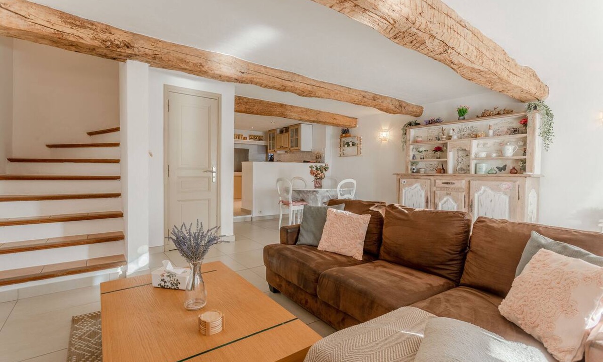 Sainte-Maxime House | Sainte-Maxime House: Private Terrace, Wi-Fi, and Air Conditioning
