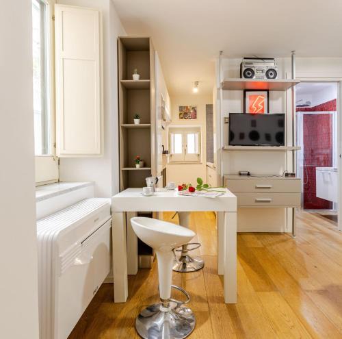 Rione Duomo Apartment | salernostays - Retro Vibes