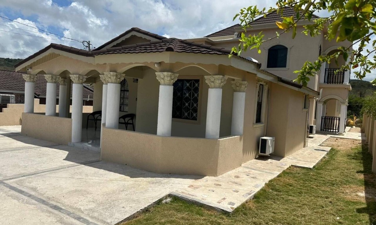 Silver Sands House | Sea breeze retreat