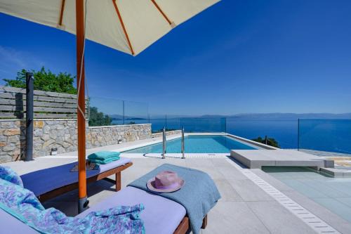 Benitses Villa | Sea & Cliff Luxury Suites