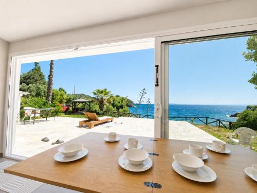 Elia Apartment | SEA La Vie Seafront Apartment, Kalogria Beach