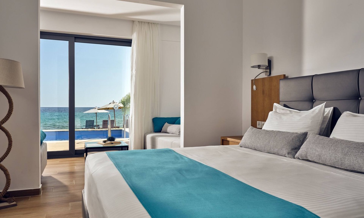 Drosia Hotel | SeaSide Suite with Private Pool