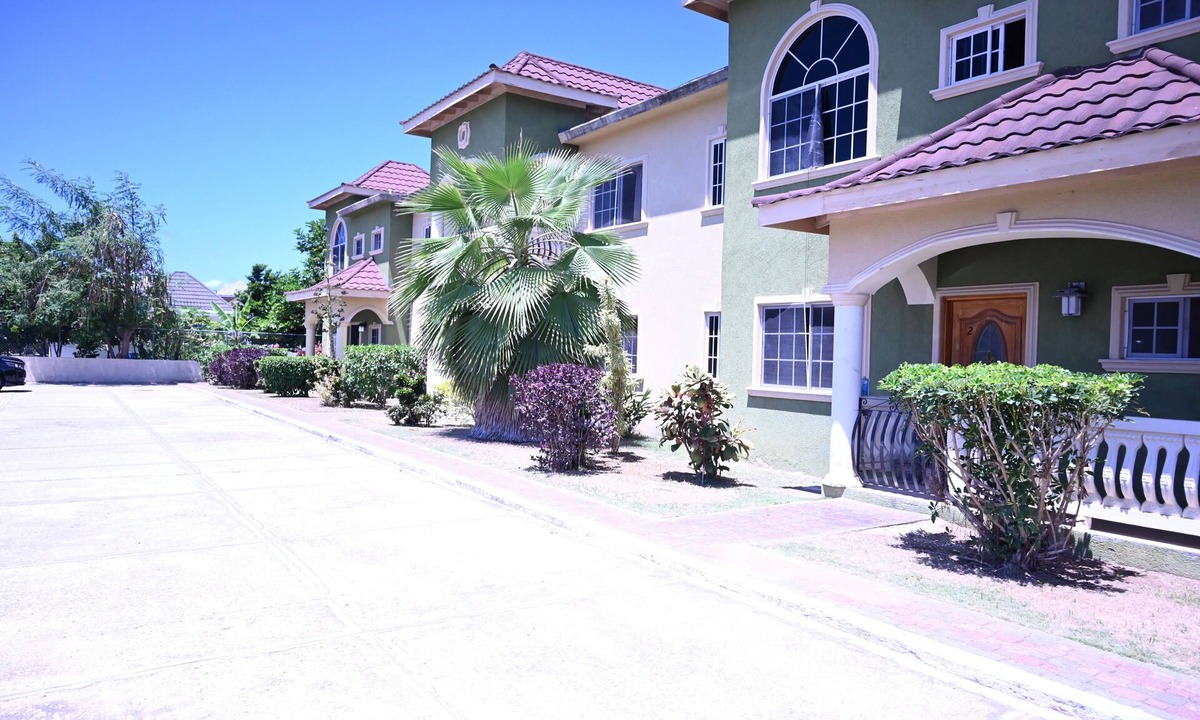 Windsor House | SERENITY COVE -Cozy 2-bedroom townhome in peaceful Greenwood, Montego Bay.