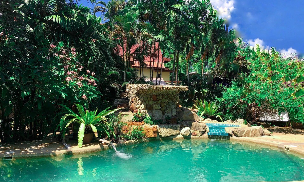 Chalong Hotel | Shanti Lodge Phuket