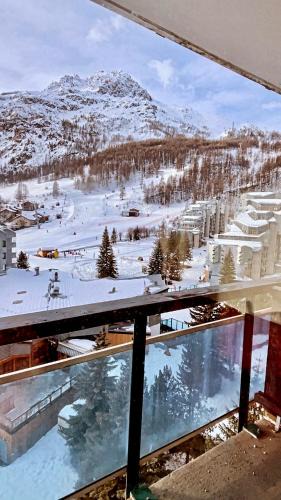 Val-d'Isere Apartment | Ski-In Ski-Out Cozy Cabin 1 min lift 5 min village center Perfect Val-d'Isère base