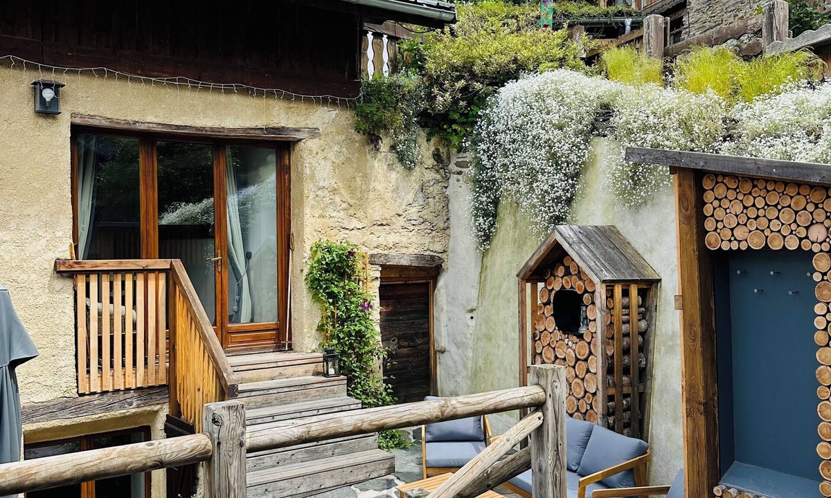 Villaroger Ski Chalet | SKI VILLAROGER - LES ARCS CHALET - 4 BEDROOMS W/HOT TUB - 5 MINS FROM SKI LIFT
