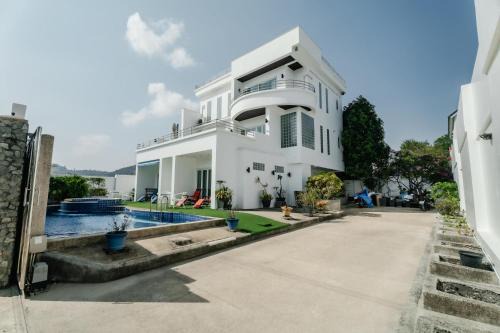 Ban Saiyuan Villa | Skyfall Private Pool Villa In Rawai