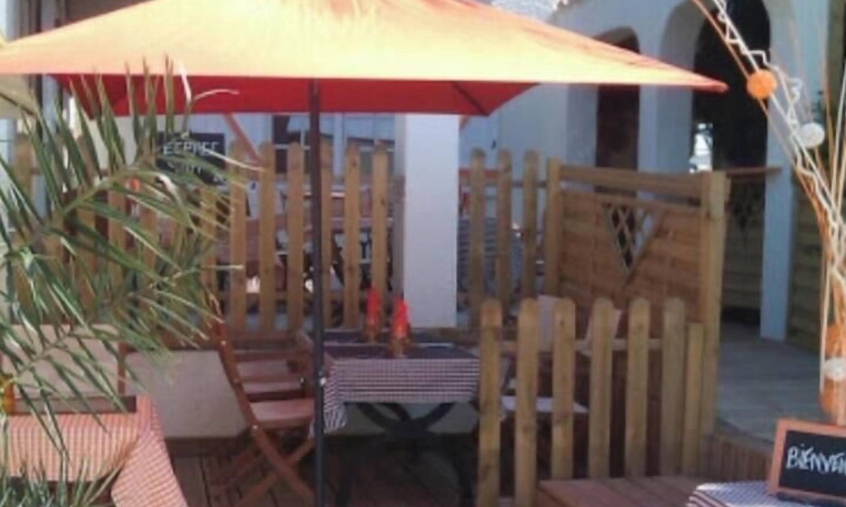 Cuers Apartment | Small studette with garden view