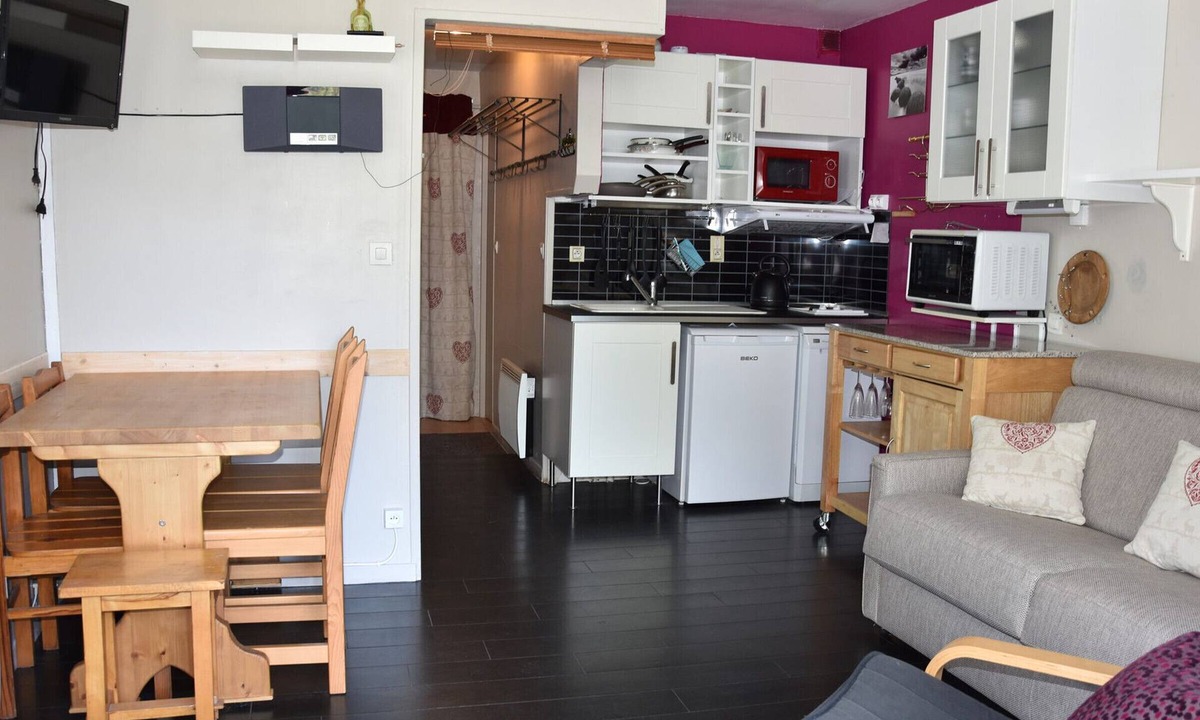 Pralognan-la-Vanoise Apartment | South-facing studio 4 pers, near center, terrace