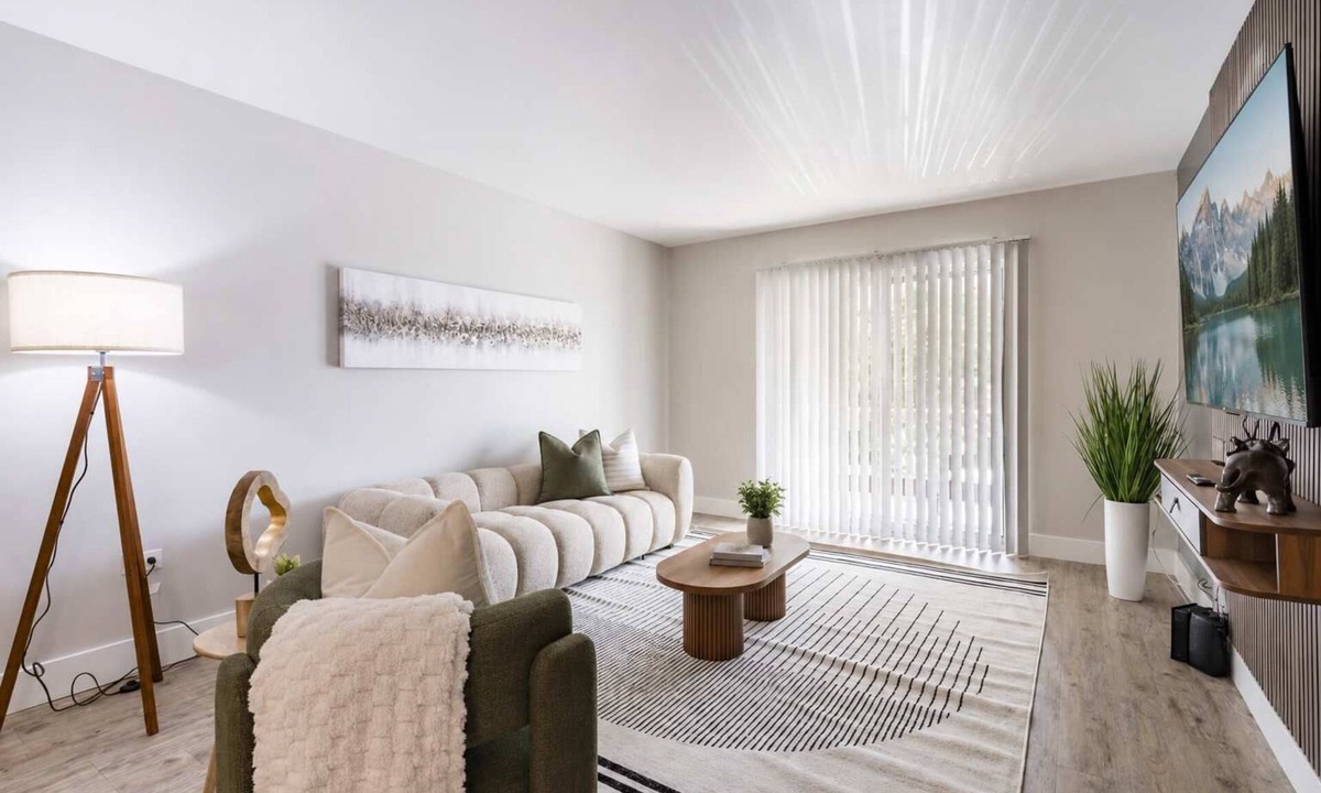Beach Park Apartment | South Tampa Resort Retreat Pool & Gym