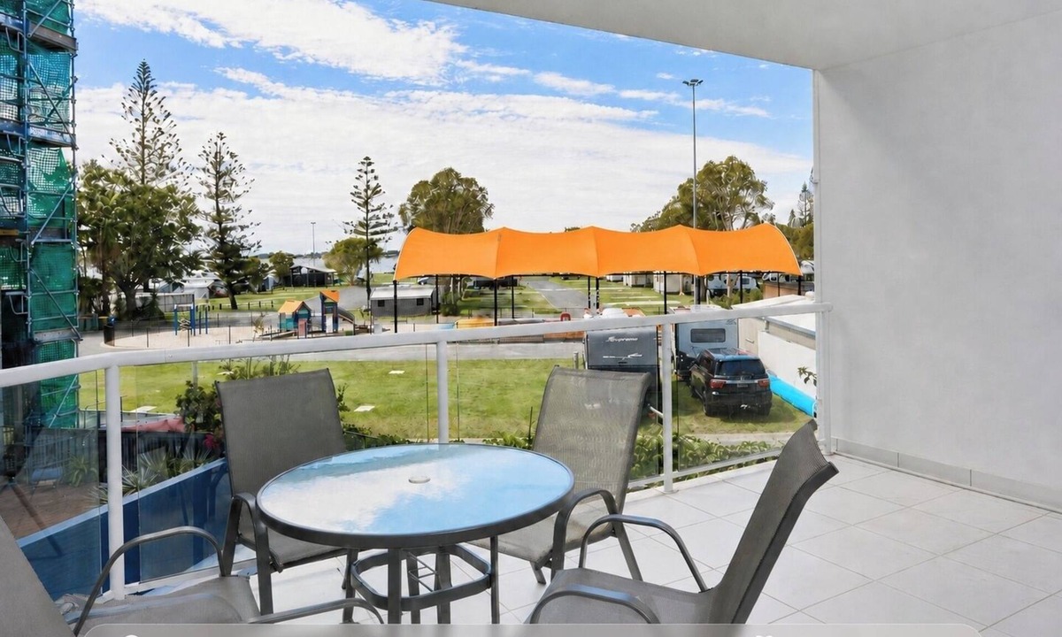 Southport Apartment | Southport Heart 2BR | Walk to Broadwater Park