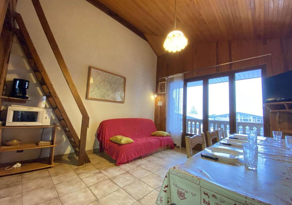 Praz-sur-Arly Apartment | Spacieux 2P+Cabine Mezzanine à Praz-Sur-Arly - 8 pers, Proche Commodités, Vue Mont Charvin - FR-1-603-37