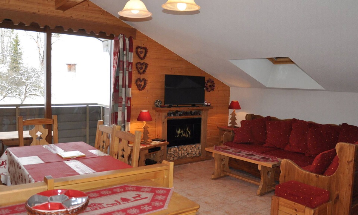 La Chapelle-d'Abondance Apartment | Spacious Apartment with Wifi and Pets Allowed